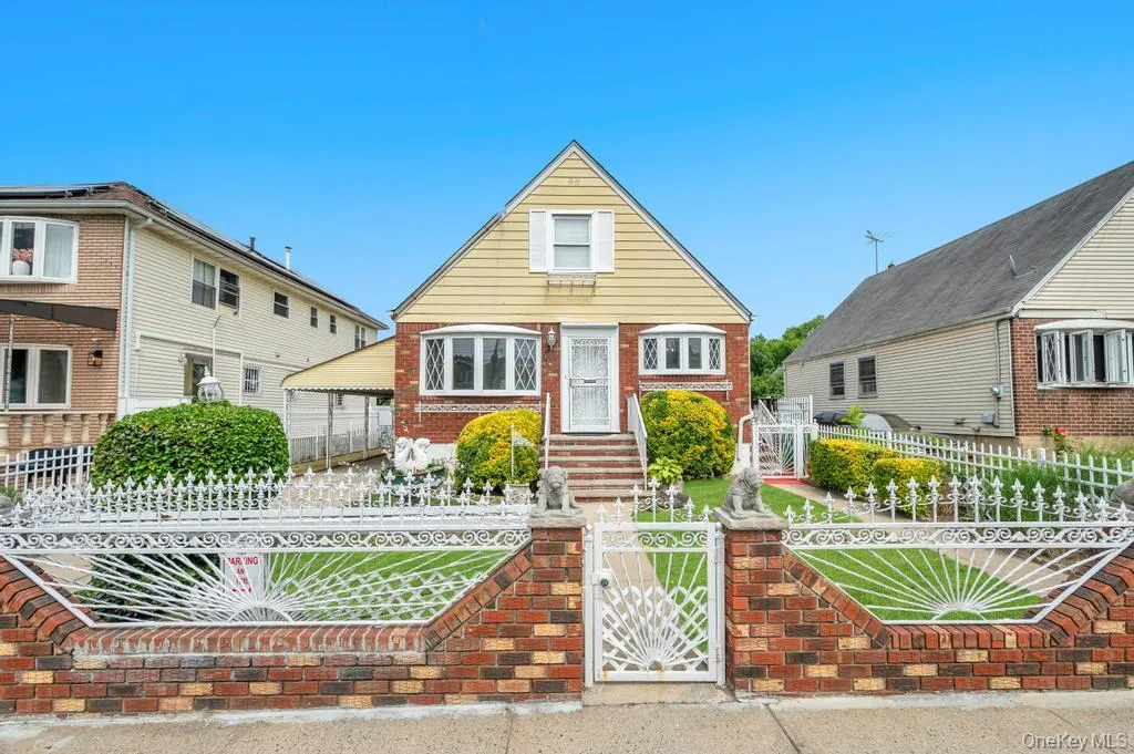 13715 169th Street, New York, NY, 4 Bedrooms Bedrooms, 8 Rooms Rooms,3 BathroomsBathrooms,Residential,For Rent,169th,0,1013059 13715 169th Street, New York, NY, 4 Bedrooms Bedrooms, 8 Rooms Rooms,3 BathroomsBathrooms,Residential,For Rent,169th,0,1013059