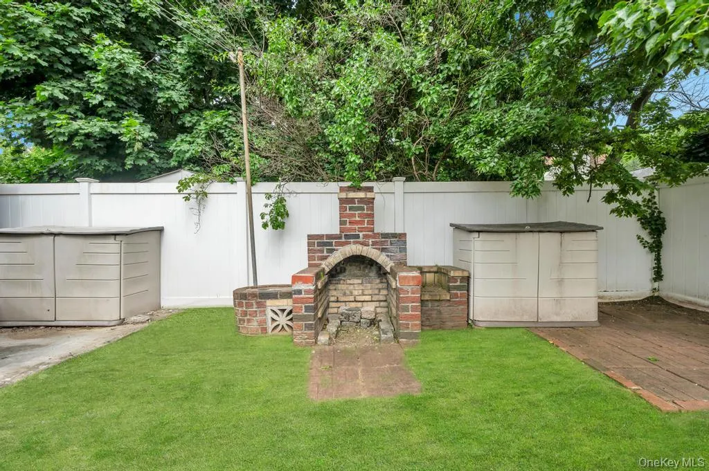 13715 169th Street, New York, NY, 4 Bedrooms Bedrooms, 8 Rooms Rooms,3 BathroomsBathrooms,Residential,For Rent,169th,0,1013059 13715 169th Street, New York, NY, 4 Bedrooms Bedrooms, 8 Rooms Rooms,3 BathroomsBathrooms,Residential,For Rent,169th,0,1013059