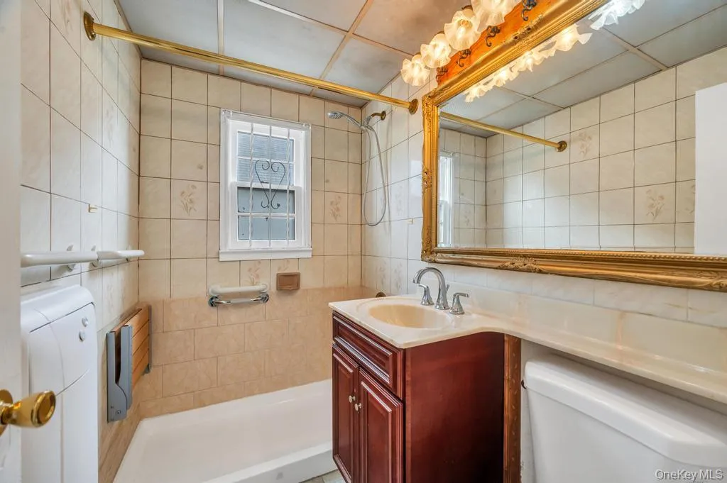 13715 169th Street, New York, NY, 4 Bedrooms Bedrooms, 8 Rooms Rooms,3 BathroomsBathrooms,Residential,For Rent,169th,0,1013059 13715 169th Street, New York, NY, 4 Bedrooms Bedrooms, 8 Rooms Rooms,3 BathroomsBathrooms,Residential,For Rent,169th,0,1013059