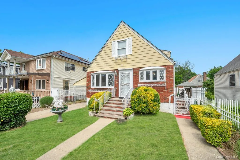 13715 169th Street, New York, NY, 4 Bedrooms Bedrooms, 8 Rooms Rooms,3 BathroomsBathrooms,Residential,For Rent,169th,0,1013059 13715 169th Street, New York, NY, 4 Bedrooms Bedrooms, 8 Rooms Rooms,3 BathroomsBathrooms,Residential,For Rent,169th,0,1013059