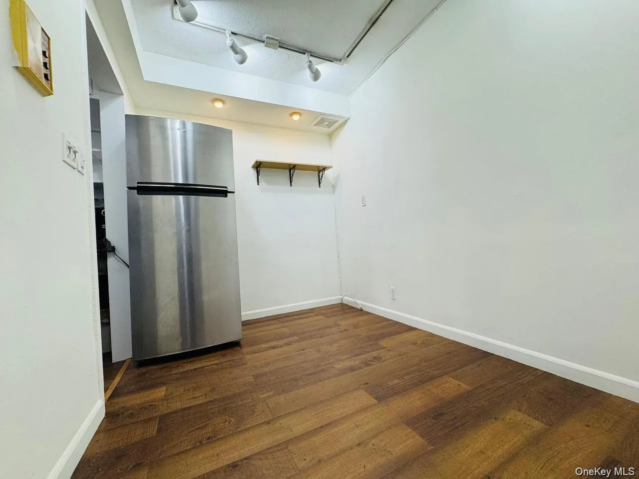 4310 Kissena Boulevard, New York, NY, 2 Bedrooms Bedrooms, 5 Rooms Rooms,1 BathroomBathrooms,Residential,For Rent,Kissena,0,1013061 4310 Kissena Boulevard, New York, NY, 2 Bedrooms Bedrooms, 5 Rooms Rooms,1 BathroomBathrooms,Residential,For Rent,Kissena,0,1013061