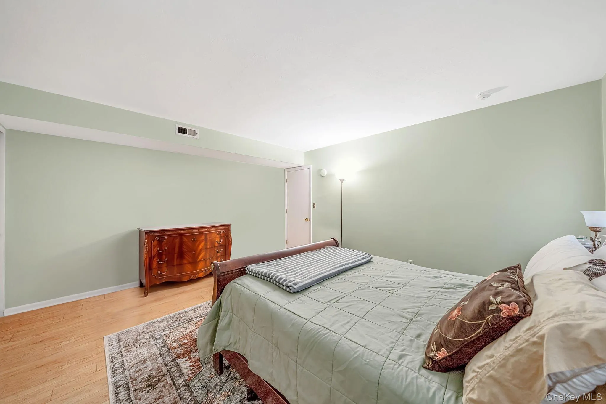 312 Artist Lake Drive, Brookhaven, NY, 1 Bedroom Bedrooms, 4 Rooms Rooms,1 BathroomBathrooms,Residential,For Rent,Artist Lake,0,1013062 312 Artist Lake Drive, Brookhaven, NY, 1 Bedroom Bedrooms, 4 Rooms Rooms,1 BathroomBathrooms,Residential,For Rent,Artist Lake,0,1013062