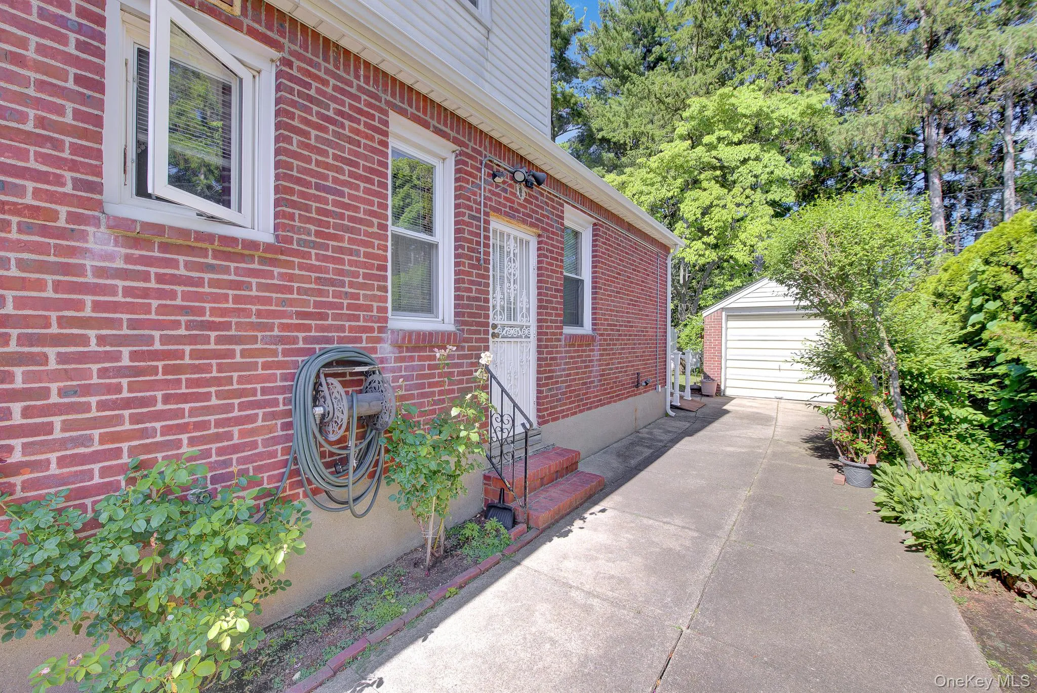 32 Celler Avenue, North Hempstead, NY, 4 Bedrooms Bedrooms, 9 Rooms Rooms,1 BathroomBathrooms,Residential,For Rent,Celler,0,1013063 32 Celler Avenue, North Hempstead, NY, 4 Bedrooms Bedrooms, 9 Rooms Rooms,1 BathroomBathrooms,Residential,For Rent,Celler,0,1013063