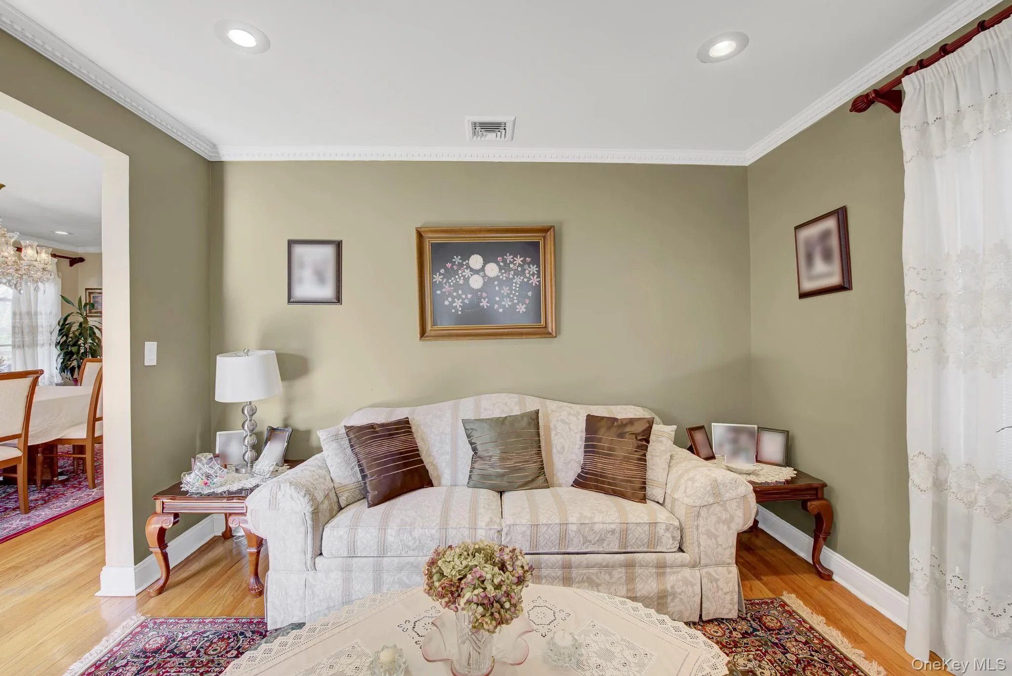 32 Celler Avenue, North Hempstead, NY, 4 Bedrooms Bedrooms, 9 Rooms Rooms,1 BathroomBathrooms,Residential,For Rent,Celler,0,1013063 32 Celler Avenue, North Hempstead, NY, 4 Bedrooms Bedrooms, 9 Rooms Rooms,1 BathroomBathrooms,Residential,For Rent,Celler,0,1013063
