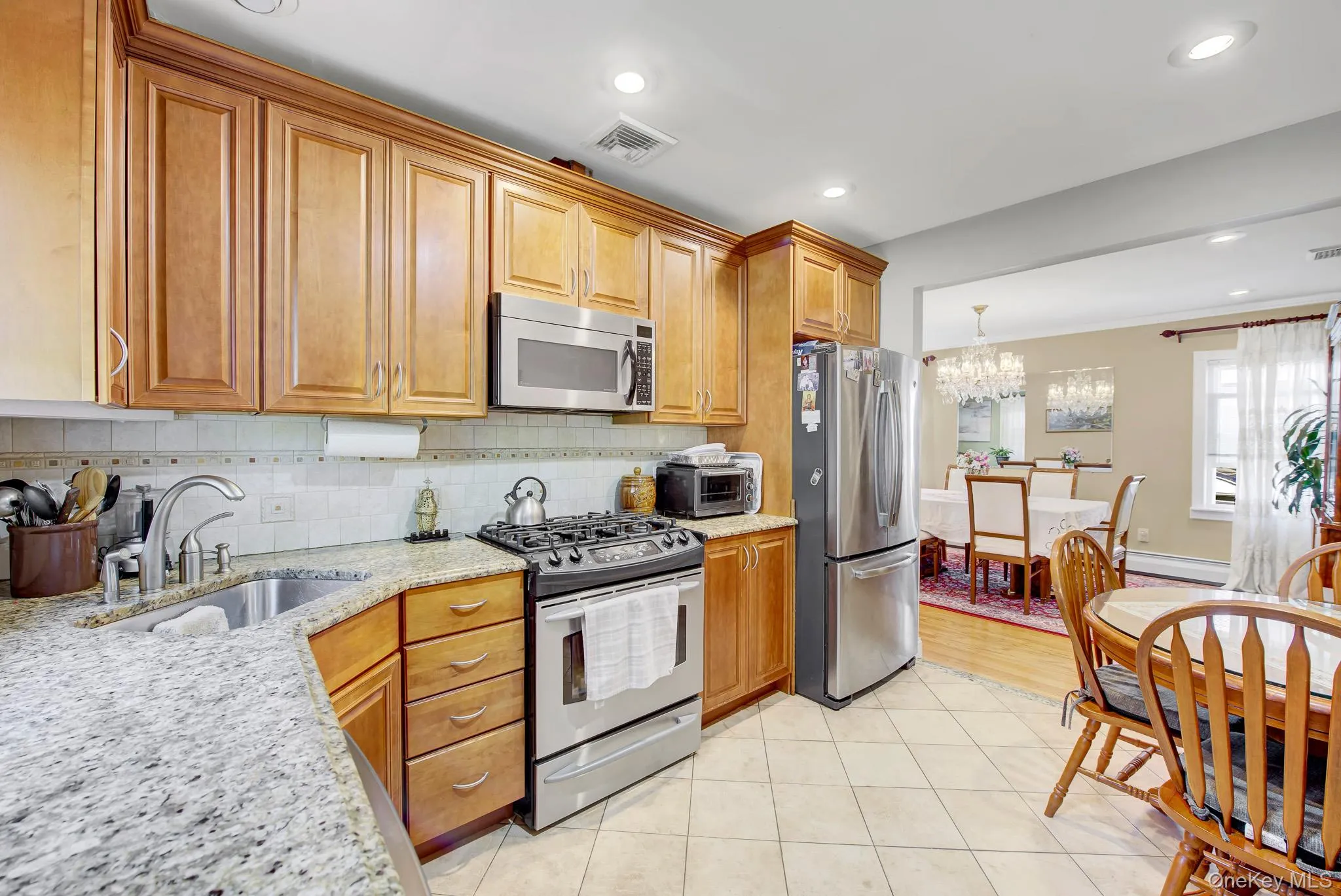 32 Celler Avenue, North Hempstead, NY, 4 Bedrooms Bedrooms, 9 Rooms Rooms,1 BathroomBathrooms,Residential,For Rent,Celler,0,1013063 32 Celler Avenue, North Hempstead, NY, 4 Bedrooms Bedrooms, 9 Rooms Rooms,1 BathroomBathrooms,Residential,For Rent,Celler,0,1013063