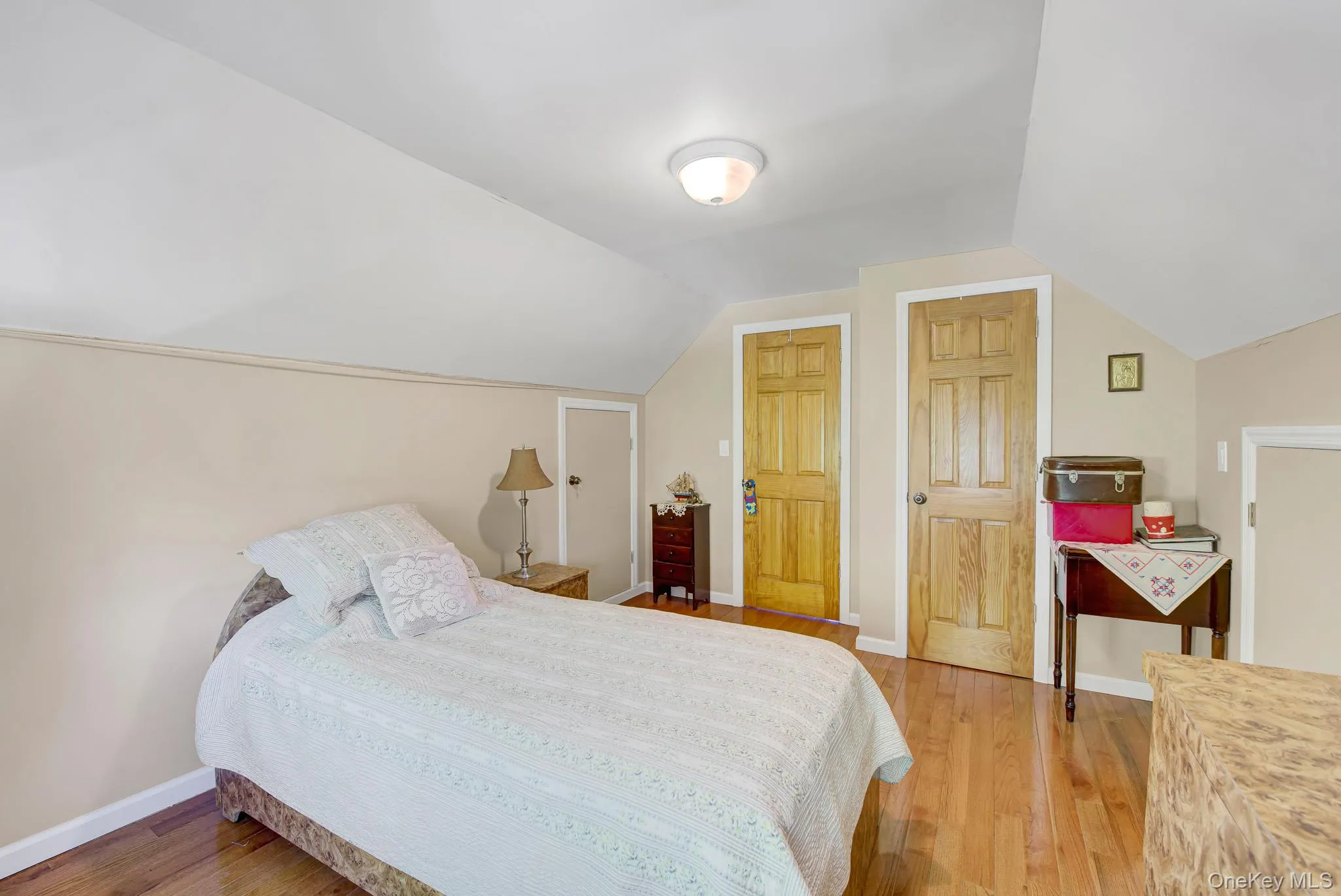 32 Celler Avenue, North Hempstead, NY, 4 Bedrooms Bedrooms, 9 Rooms Rooms,1 BathroomBathrooms,Residential,For Rent,Celler,0,1013063 32 Celler Avenue, North Hempstead, NY, 4 Bedrooms Bedrooms, 9 Rooms Rooms,1 BathroomBathrooms,Residential,For Rent,Celler,0,1013063