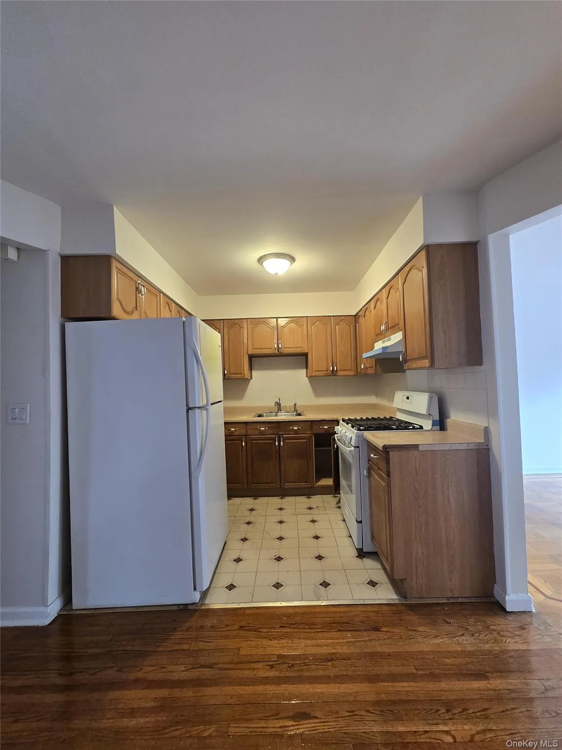 3128 Mickle Avenue, New York, NY, 3 Bedrooms Bedrooms, 6 Rooms Rooms,1 BathroomBathrooms,Residential Lease,For Rent,Mickle,0,1013066 3128 Mickle Avenue, New York, NY, 3 Bedrooms Bedrooms, 6 Rooms Rooms,1 BathroomBathrooms,Residential Lease,For Rent,Mickle,0,1013066