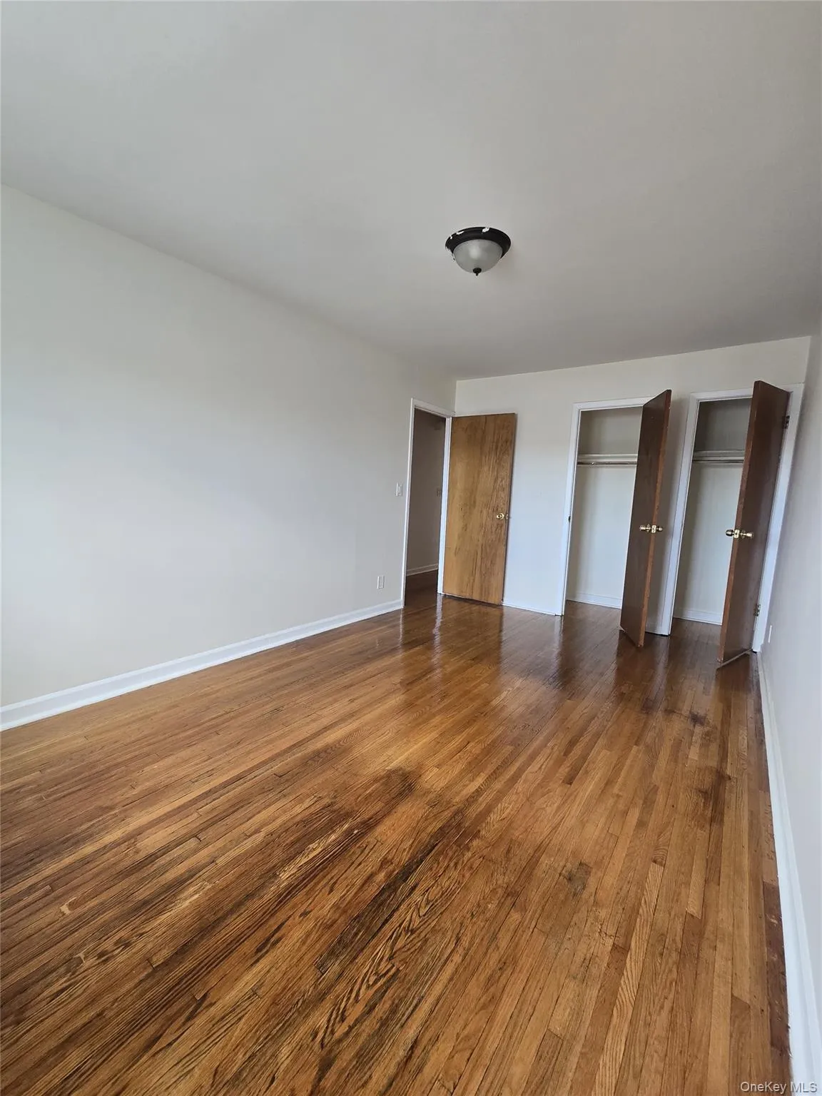 3128 Mickle Avenue, New York, NY, 3 Bedrooms Bedrooms, 6 Rooms Rooms,1 BathroomBathrooms,Residential Lease,For Rent,Mickle,0,1013066 3128 Mickle Avenue, New York, NY, 3 Bedrooms Bedrooms, 6 Rooms Rooms,1 BathroomBathrooms,Residential Lease,For Rent,Mickle,0,1013066