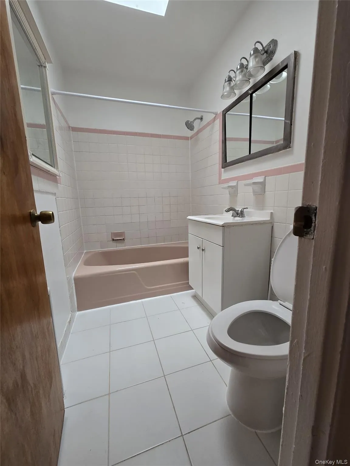 3128 Mickle Avenue, New York, NY, 3 Bedrooms Bedrooms, 6 Rooms Rooms,1 BathroomBathrooms,Residential Lease,For Rent,Mickle,0,1013066 3128 Mickle Avenue, New York, NY, 3 Bedrooms Bedrooms, 6 Rooms Rooms,1 BathroomBathrooms,Residential Lease,For Rent,Mickle,0,1013066