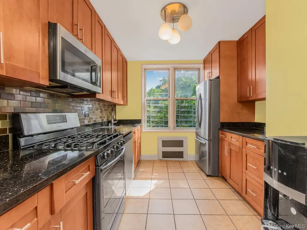 2750 Johnson Avenue, New York, NY, 2 Bedrooms Bedrooms, 4 Rooms Rooms,1 BathroomBathrooms,Residential,For Rent,Johnson,0,1013072 2750 Johnson Avenue, New York, NY, 2 Bedrooms Bedrooms, 4 Rooms Rooms,1 BathroomBathrooms,Residential,For Rent,Johnson,0,1013072