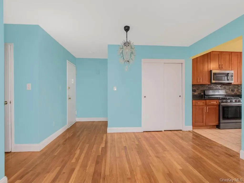 2750 Johnson Avenue, New York, NY, 2 Bedrooms Bedrooms, 4 Rooms Rooms,1 BathroomBathrooms,Residential,For Rent,Johnson,0,1013072 2750 Johnson Avenue, New York, NY, 2 Bedrooms Bedrooms, 4 Rooms Rooms,1 BathroomBathrooms,Residential,For Rent,Johnson,0,1013072