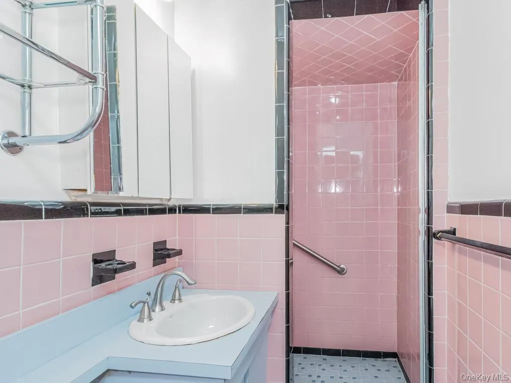 2711 Henry Hudson Parkway, New York, NY, 2 Bedrooms Bedrooms, 4 Rooms Rooms,2 BathroomsBathrooms,Residential,For Rent,Henry Hudson,0,1013079 2711 Henry Hudson Parkway, New York, NY, 2 Bedrooms Bedrooms, 4 Rooms Rooms,2 BathroomsBathrooms,Residential,For Rent,Henry Hudson,0,1013079