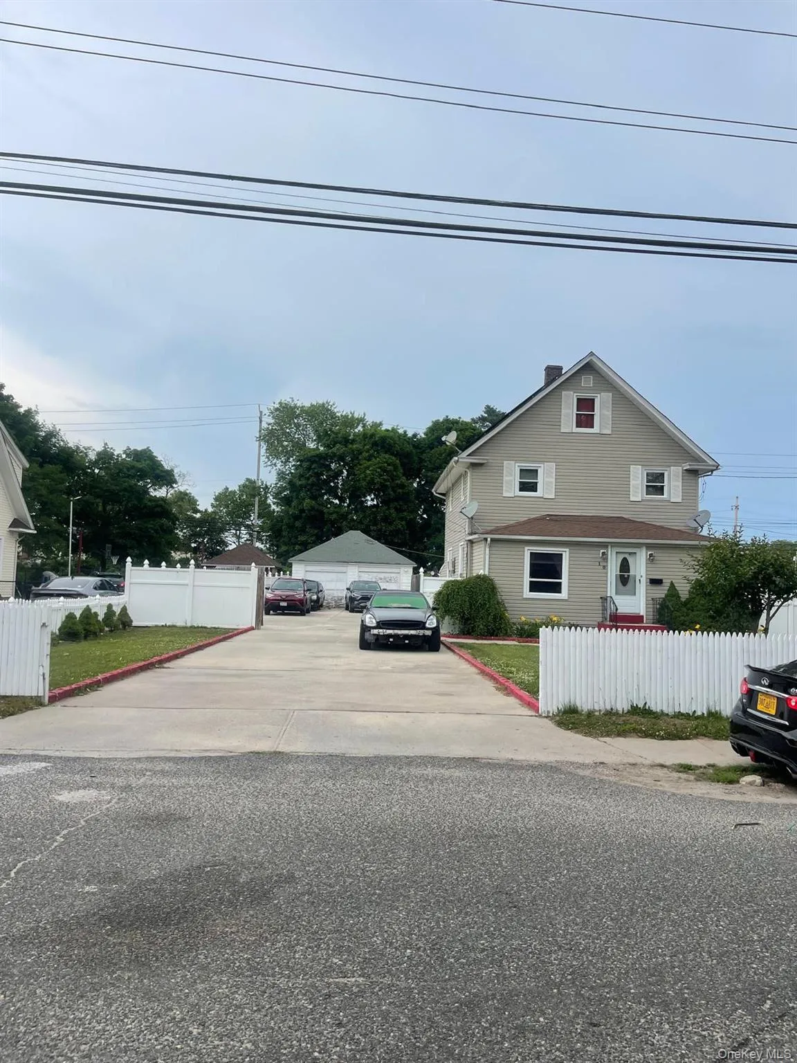 10 1st Avenue, Islip, NY, 5 Bedrooms Bedrooms, 9 Rooms Rooms,2 BathroomsBathrooms,Residential,For Rent,1st,0,1013081 10 1st Avenue, Islip, NY, 5 Bedrooms Bedrooms, 9 Rooms Rooms,2 BathroomsBathrooms,Residential,For Rent,1st,0,1013081