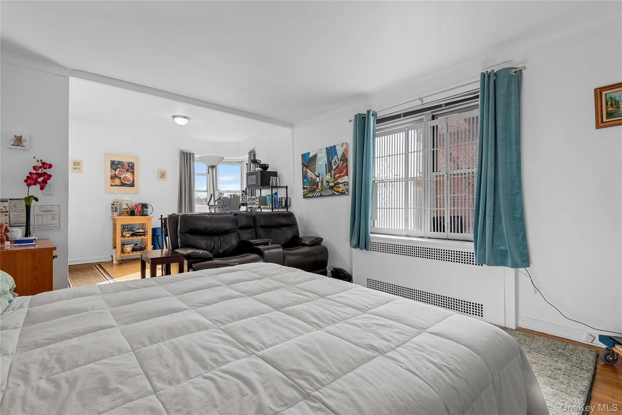 34-41 85th Street, New York, NY, 2 Rooms Rooms,1 BathroomBathrooms,Residential,For Rent,85th,0,1013083 34-41 85th Street, New York, NY, 2 Rooms Rooms,1 BathroomBathrooms,Residential,For Rent,85th,0,1013083