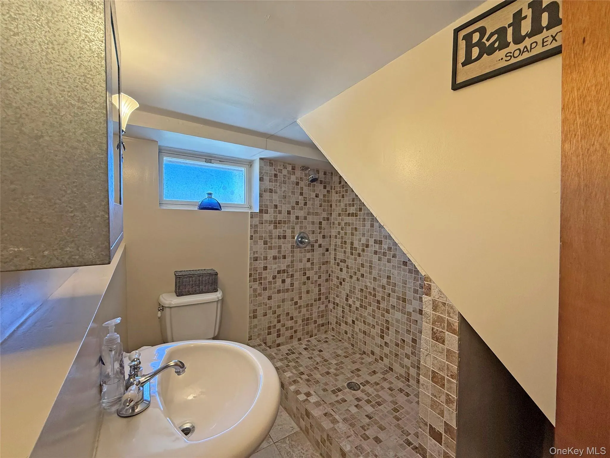19 Cold Spring Court, Southampton, NY, 4 Bedrooms Bedrooms, 7 Rooms Rooms,3 BathroomsBathrooms,Residential Lease,For Rent,Cold Spring,0,1013097 19 Cold Spring Court, Southampton, NY, 4 Bedrooms Bedrooms, 7 Rooms Rooms,3 BathroomsBathrooms,Residential Lease,For Rent,Cold Spring,0,1013097