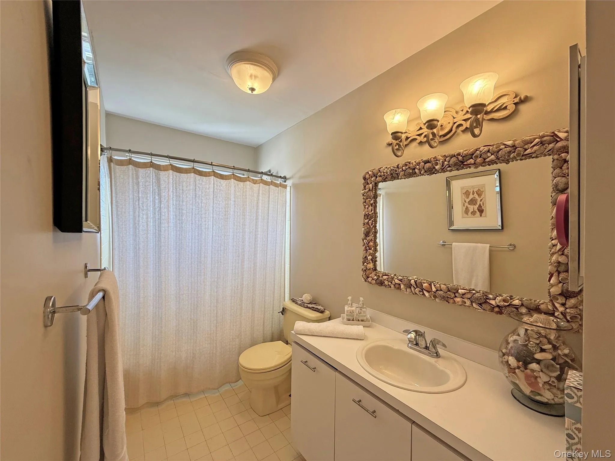 19 Cold Spring Court, Southampton, NY, 4 Bedrooms Bedrooms, 7 Rooms Rooms,3 BathroomsBathrooms,Residential Lease,For Rent,Cold Spring,0,1013097 19 Cold Spring Court, Southampton, NY, 4 Bedrooms Bedrooms, 7 Rooms Rooms,3 BathroomsBathrooms,Residential Lease,For Rent,Cold Spring,0,1013097