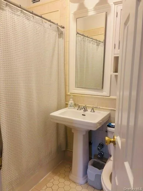 111 7th Street, Hempstead, NY, 2 Bedrooms Bedrooms, 5 Rooms Rooms,2 BathroomsBathrooms,Residential Lease,For Rent,7th,0,1013101 111 7th Street, Hempstead, NY, 2 Bedrooms Bedrooms, 5 Rooms Rooms,2 BathroomsBathrooms,Residential Lease,For Rent,7th,0,1013101
