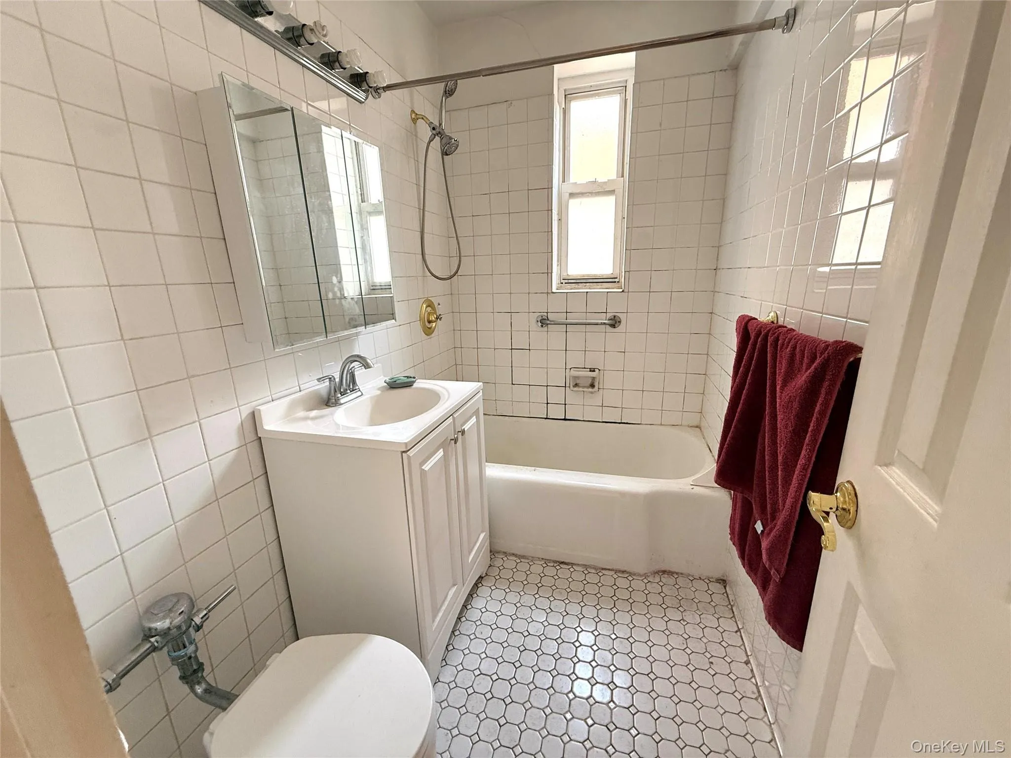 6393 Woodhaven Boulevard, New York, NY, 1 Bedroom Bedrooms, 4 Rooms Rooms,1 BathroomBathrooms,Residential,For Rent,Woodhaven,0,1013106 6393 Woodhaven Boulevard, New York, NY, 1 Bedroom Bedrooms, 4 Rooms Rooms,1 BathroomBathrooms,Residential,For Rent,Woodhaven,0,1013106