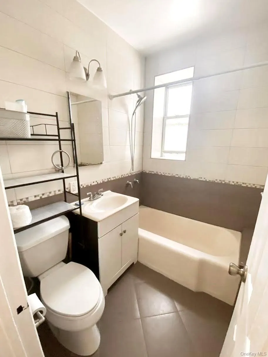 6360 102nd Street, New York, NY, 1 Bedroom Bedrooms, 2 Rooms Rooms,1 BathroomBathrooms,Residential,For Rent,102nd,0,1013107 6360 102nd Street, New York, NY, 1 Bedroom Bedrooms, 2 Rooms Rooms,1 BathroomBathrooms,Residential,For Rent,102nd,0,1013107
