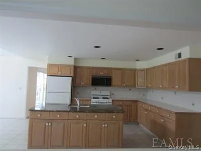 6 Beechtree Drive, New Rochelle, NY, 5 Bedrooms Bedrooms, 8 Rooms Rooms,3 BathroomsBathrooms,Residential Lease,For Rent,Beechtree,0,1013112 6 Beechtree Drive, New Rochelle, NY, 5 Bedrooms Bedrooms, 8 Rooms Rooms,3 BathroomsBathrooms,Residential Lease,For Rent,Beechtree,0,1013112