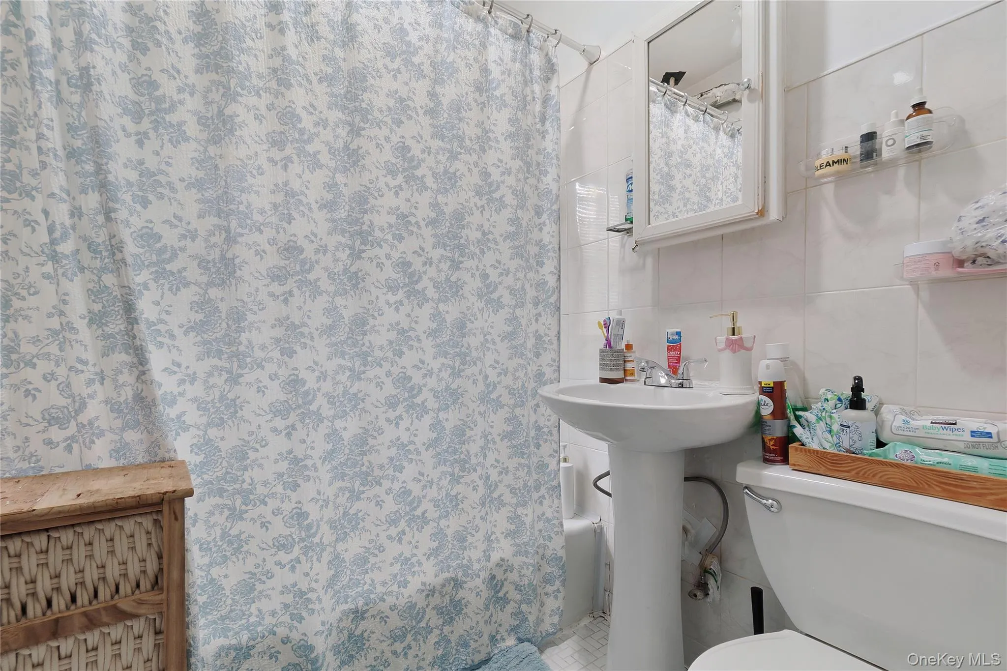 179A Beach 26th Street, New York, NY, 3 Bedrooms Bedrooms, 5 Rooms Rooms,1 BathroomBathrooms,Residential,For Rent,Beach 26th,0,1013113 179A Beach 26th Street, New York, NY, 3 Bedrooms Bedrooms, 5 Rooms Rooms,1 BathroomBathrooms,Residential,For Rent,Beach 26th,0,1013113