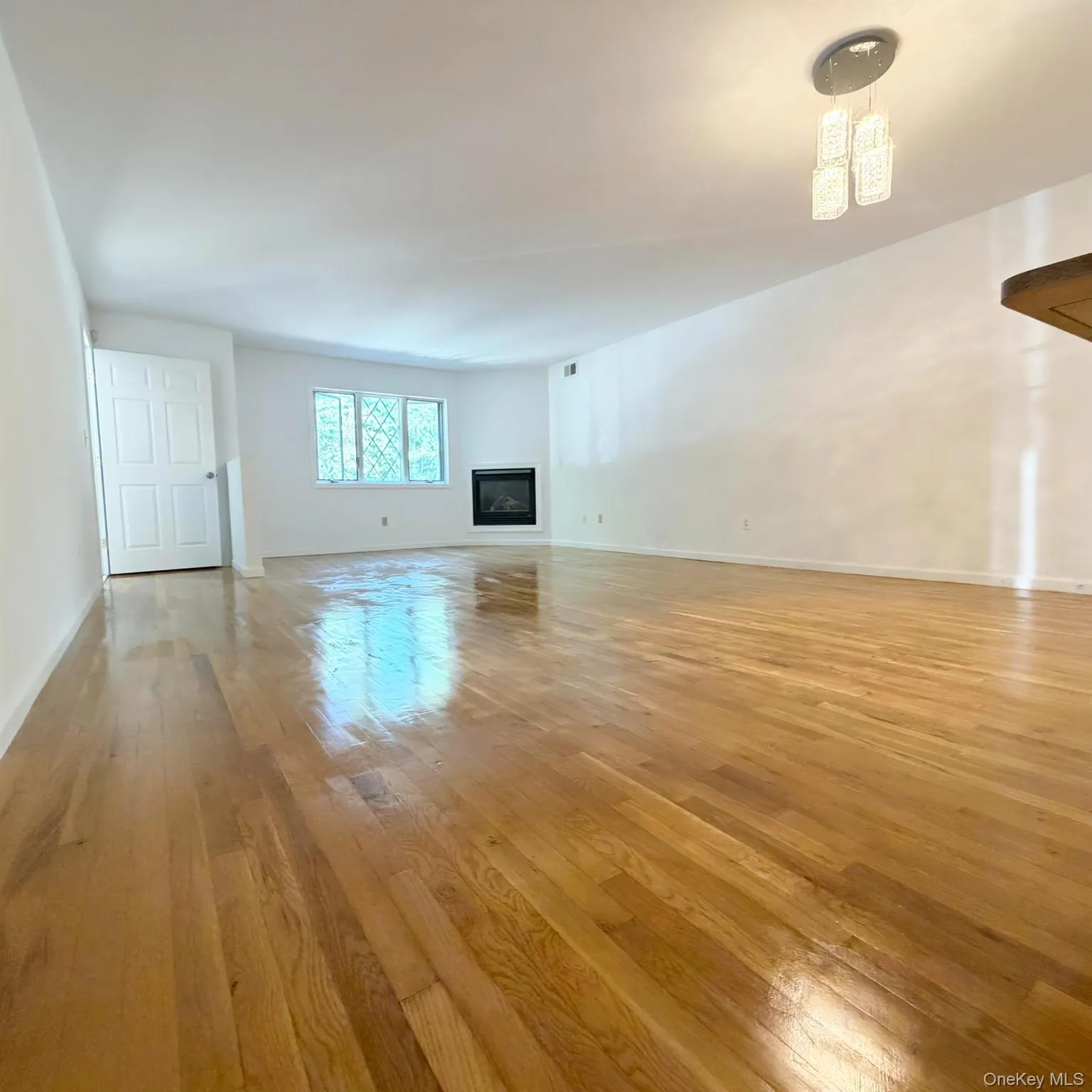 131 Pelhamdale Avenue, Mount Vernon, NY, 2 Bedrooms Bedrooms, 7 Rooms Rooms,2 BathroomsBathrooms,Residential Lease,For Rent,Pelhamdale,0,KEY1013121 131 Pelhamdale Avenue, Mount Vernon, NY, 2 Bedrooms Bedrooms, 7 Rooms Rooms,2 BathroomsBathrooms,Residential Lease,For Rent,Pelhamdale,0,KEY1013121