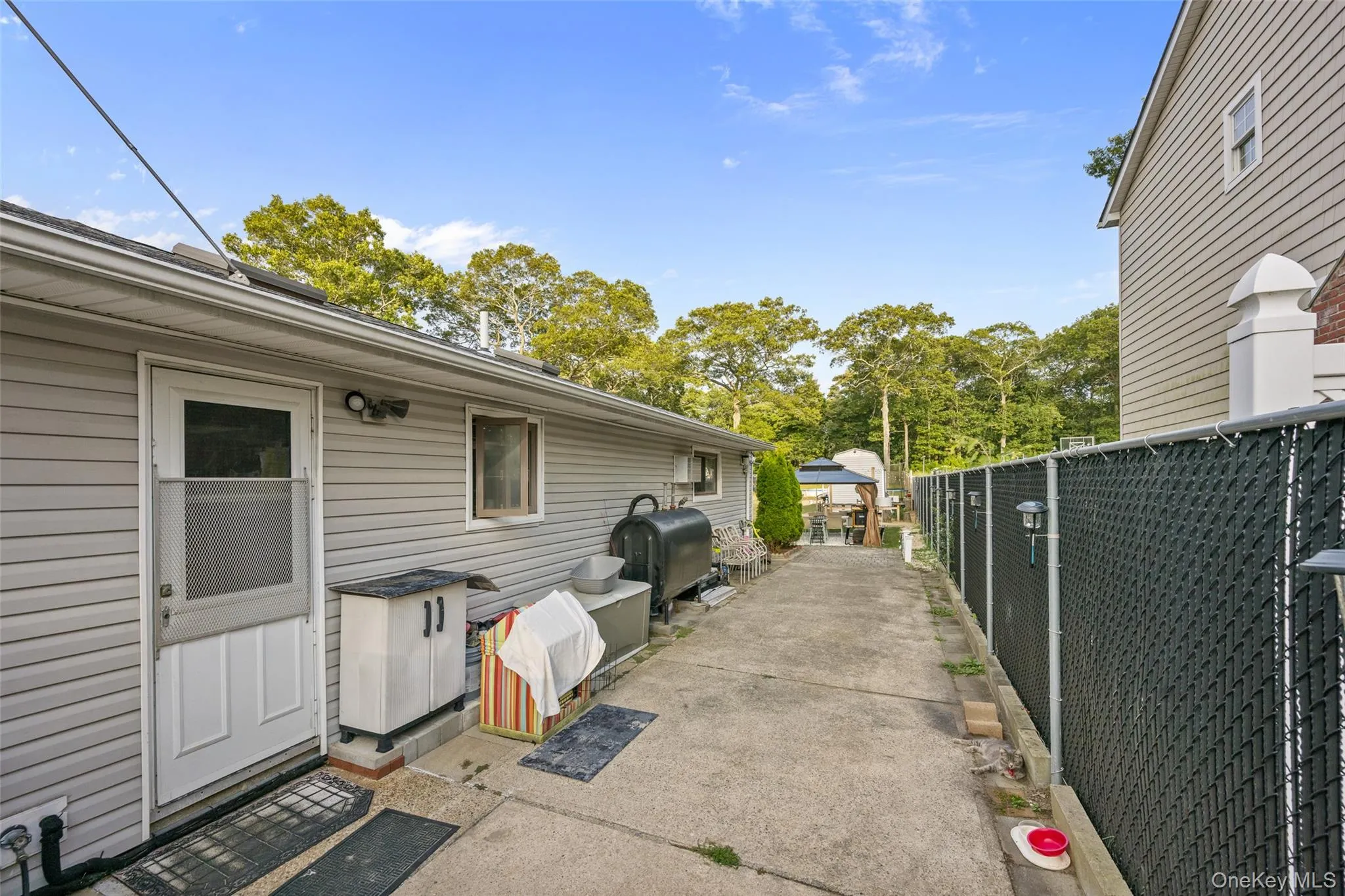87 Biltmore Drive, Brookhaven, NY, 3 Bedrooms Bedrooms, 6 Rooms Rooms,1 BathroomBathrooms,Residential,For Rent,Biltmore,0,1013126 87 Biltmore Drive, Brookhaven, NY, 3 Bedrooms Bedrooms, 6 Rooms Rooms,1 BathroomBathrooms,Residential,For Rent,Biltmore,0,1013126