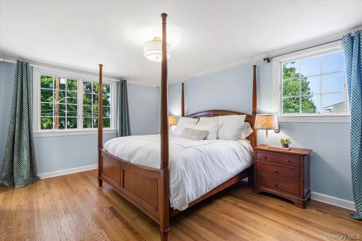 22 Potters Lane, New Rochelle, NY, 4 Bedrooms Bedrooms, 8 Rooms Rooms,2 BathroomsBathrooms,Residential,For Rent,Potters,0,1013128 22 Potters Lane, New Rochelle, NY, 4 Bedrooms Bedrooms, 8 Rooms Rooms,2 BathroomsBathrooms,Residential,For Rent,Potters,0,1013128