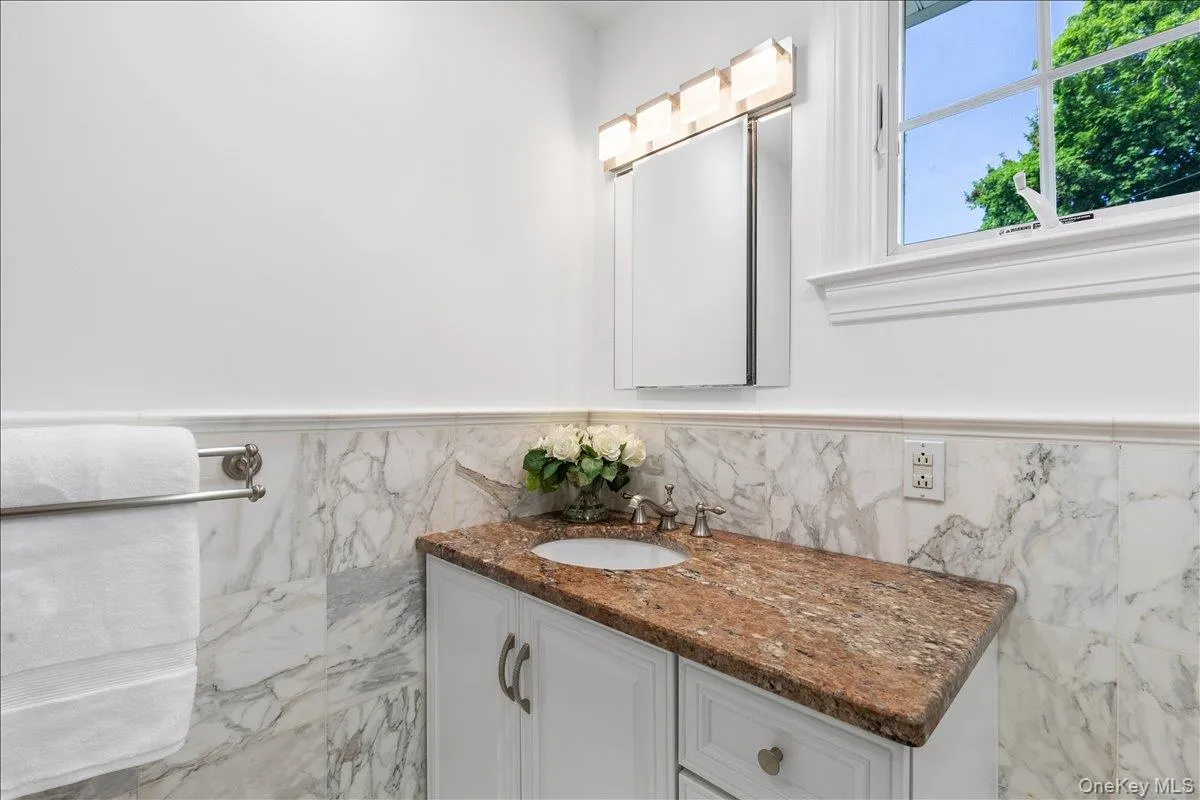 22 Potters Lane, New Rochelle, NY, 4 Bedrooms Bedrooms, 8 Rooms Rooms,2 BathroomsBathrooms,Residential,For Rent,Potters,0,1013128 22 Potters Lane, New Rochelle, NY, 4 Bedrooms Bedrooms, 8 Rooms Rooms,2 BathroomsBathrooms,Residential,For Rent,Potters,0,1013128
