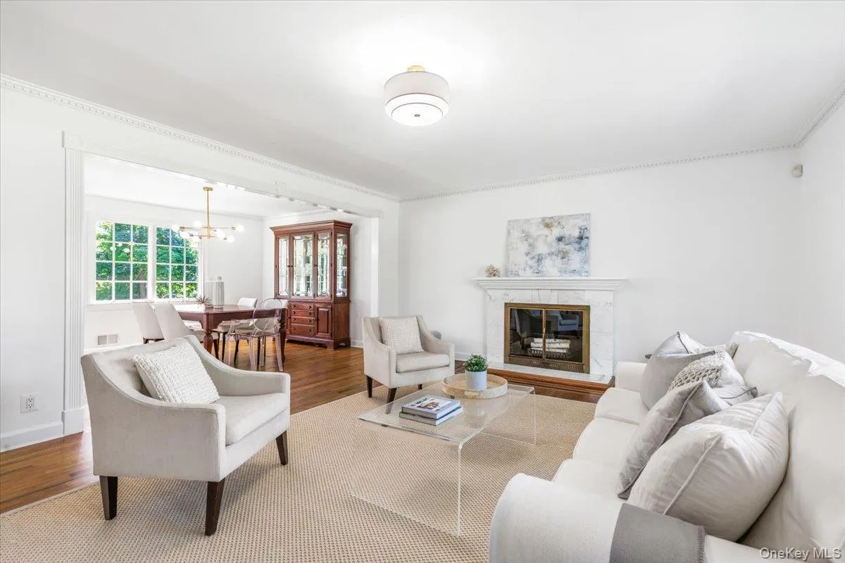 22 Potters Lane, New Rochelle, NY, 4 Bedrooms Bedrooms, 8 Rooms Rooms,2 BathroomsBathrooms,Residential,For Rent,Potters,0,1013128 22 Potters Lane, New Rochelle, NY, 4 Bedrooms Bedrooms, 8 Rooms Rooms,2 BathroomsBathrooms,Residential,For Rent,Potters,0,1013128