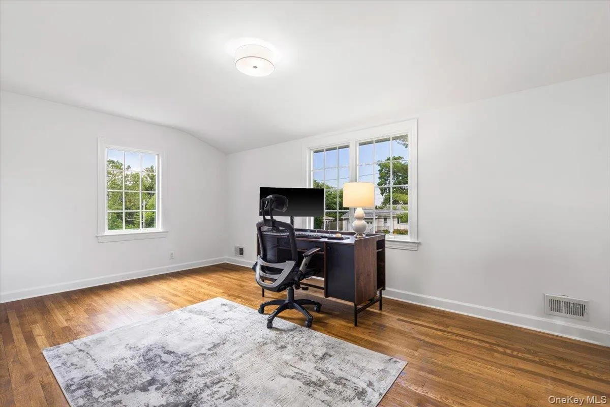 22 Potters Lane, New Rochelle, NY, 4 Bedrooms Bedrooms, 8 Rooms Rooms,2 BathroomsBathrooms,Residential,For Rent,Potters,0,1013128 22 Potters Lane, New Rochelle, NY, 4 Bedrooms Bedrooms, 8 Rooms Rooms,2 BathroomsBathrooms,Residential,For Rent,Potters,0,1013128