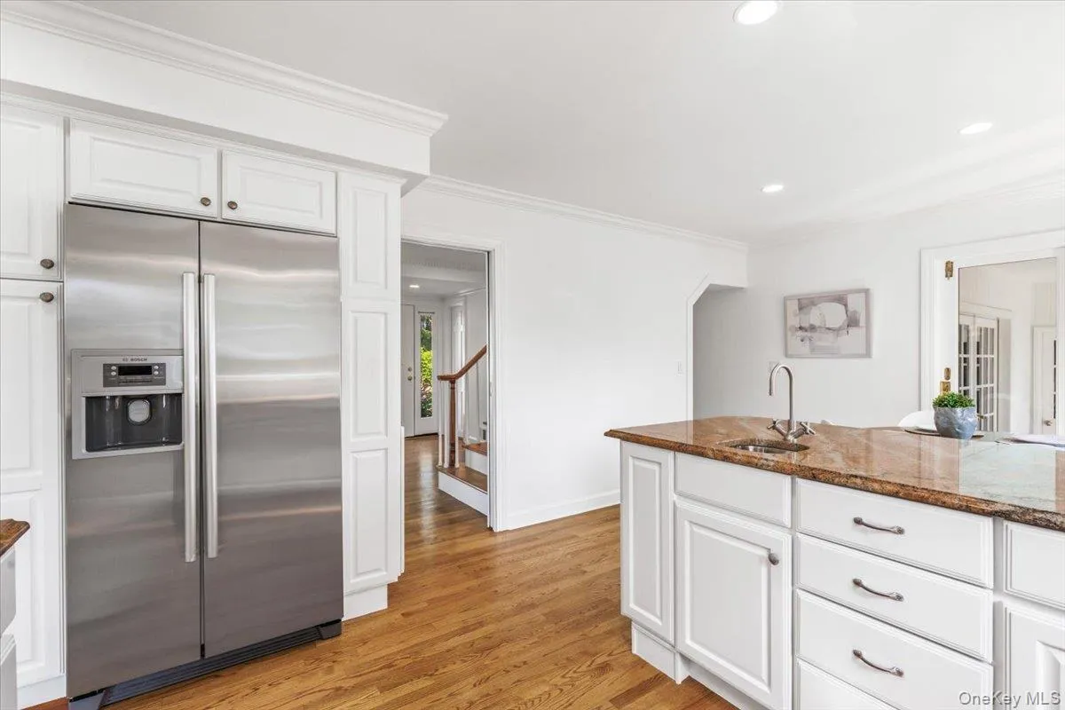 22 Potters Lane, New Rochelle, NY, 4 Bedrooms Bedrooms, 8 Rooms Rooms,2 BathroomsBathrooms,Residential,For Rent,Potters,0,1013128 22 Potters Lane, New Rochelle, NY, 4 Bedrooms Bedrooms, 8 Rooms Rooms,2 BathroomsBathrooms,Residential,For Rent,Potters,0,1013128