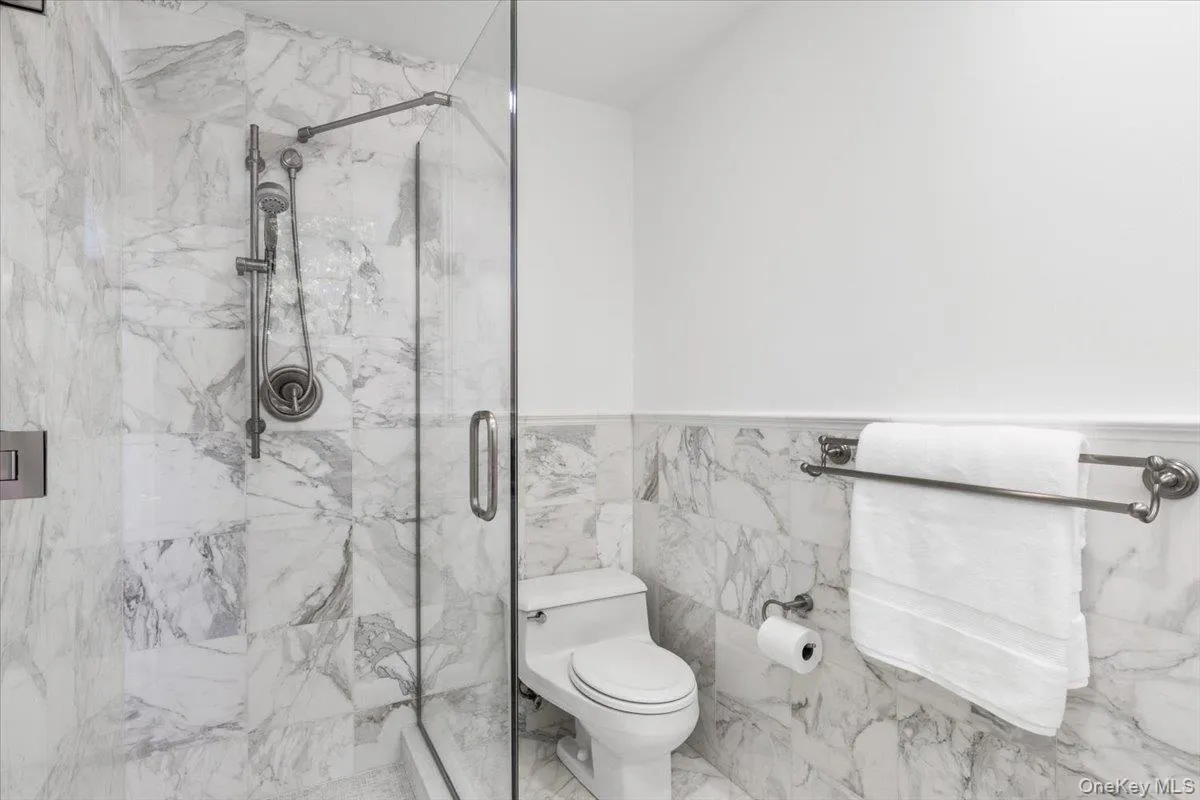 22 Potters Lane, New Rochelle, NY, 4 Bedrooms Bedrooms, 8 Rooms Rooms,2 BathroomsBathrooms,Residential,For Rent,Potters,0,1013128 22 Potters Lane, New Rochelle, NY, 4 Bedrooms Bedrooms, 8 Rooms Rooms,2 BathroomsBathrooms,Residential,For Rent,Potters,0,1013128
