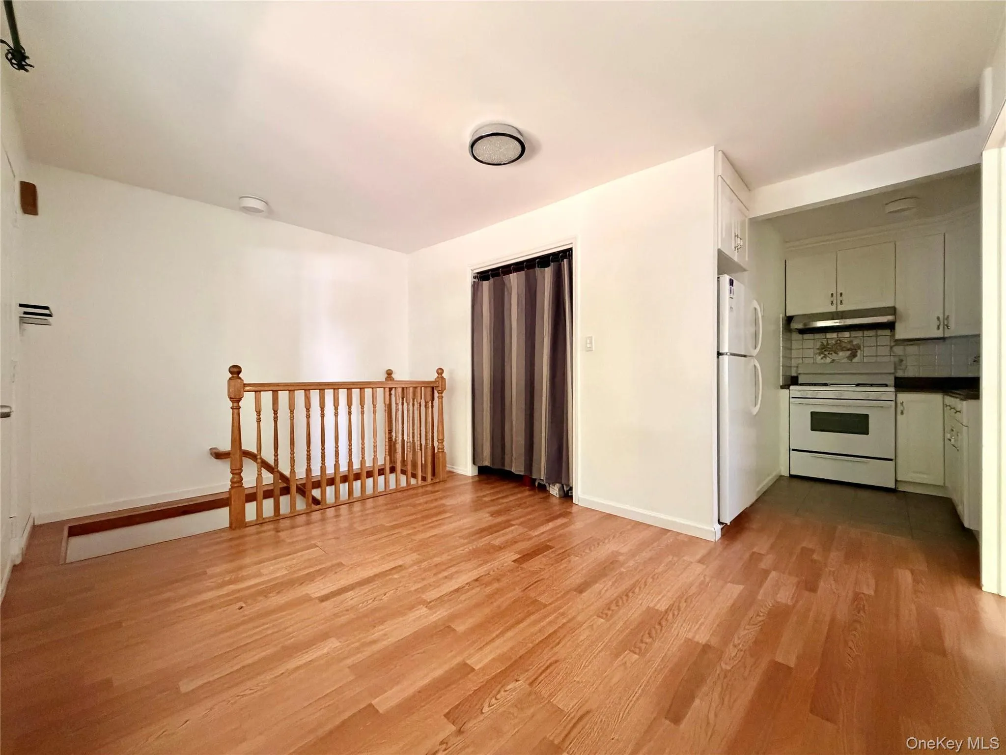 21618 39th Avenue, New York, NY, 1 Bedroom Bedrooms, 4 Rooms Rooms,1 BathroomBathrooms,Residential Lease,For Rent,39th,0,1013129 21618 39th Avenue, New York, NY, 1 Bedroom Bedrooms, 4 Rooms Rooms,1 BathroomBathrooms,Residential Lease,For Rent,39th,0,1013129