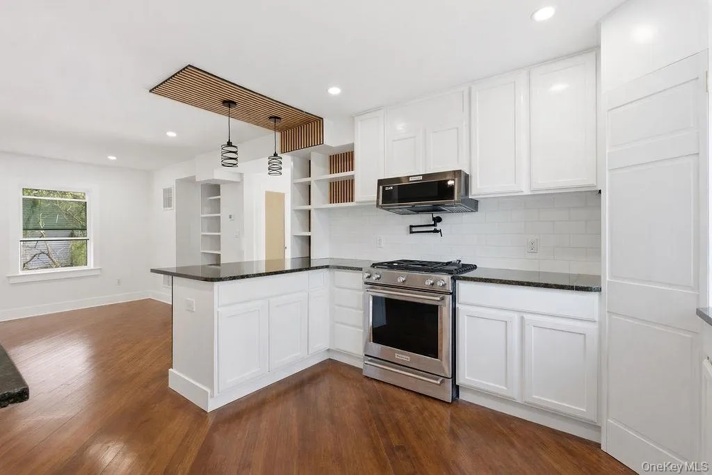 80 Swezey Street, Brookhaven, NY, 3 Bedrooms Bedrooms, 8 Rooms Rooms,2 BathroomsBathrooms,Residential,For Rent,Swezey,0,1013132 80 Swezey Street, Brookhaven, NY, 3 Bedrooms Bedrooms, 8 Rooms Rooms,2 BathroomsBathrooms,Residential,For Rent,Swezey,0,1013132