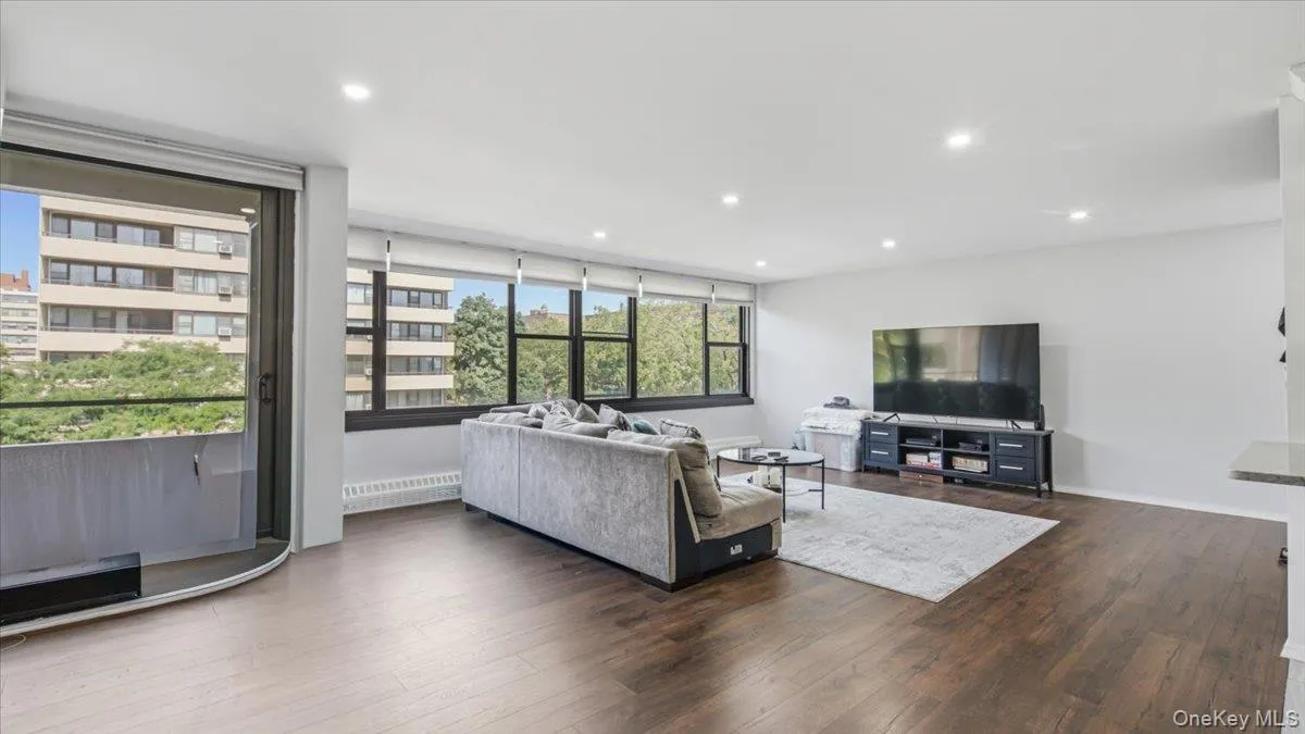 166-10 Powells Cove Boulevard, New York, NY, 1 Bedroom Bedrooms, 3 Rooms Rooms,1 BathroomBathrooms,Residential,For Rent,Powells Cove,0,KEY1013138 166-10 Powells Cove Boulevard, New York, NY, 1 Bedroom Bedrooms, 3 Rooms Rooms,1 BathroomBathrooms,Residential,For Rent,Powells Cove,0,KEY1013138