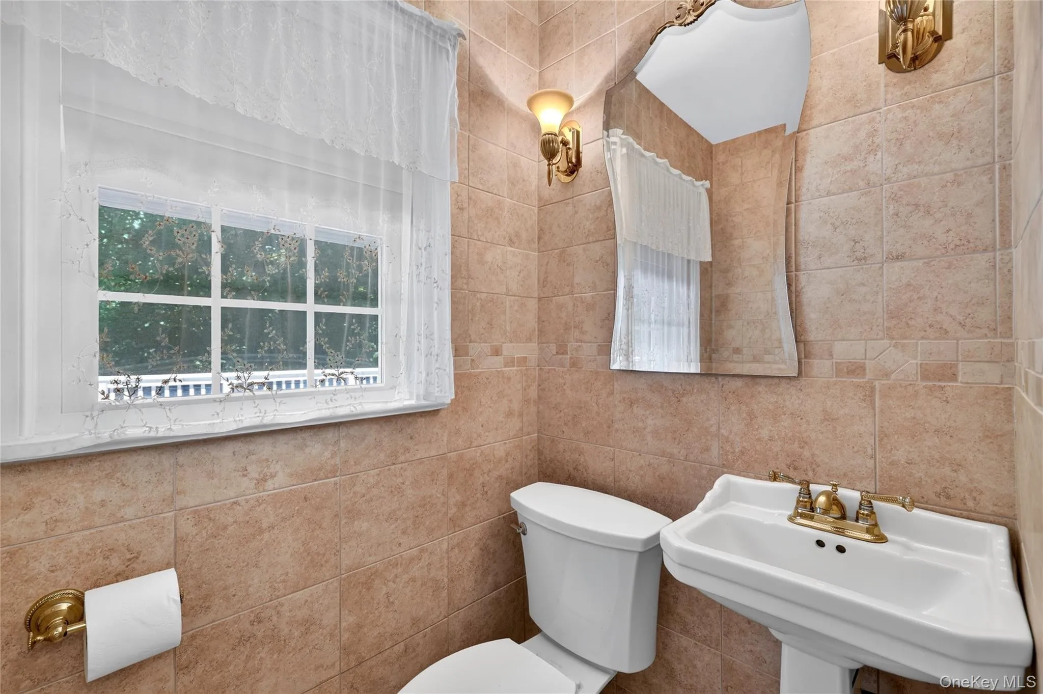 Powder Room on main level. Powder Room on main level.