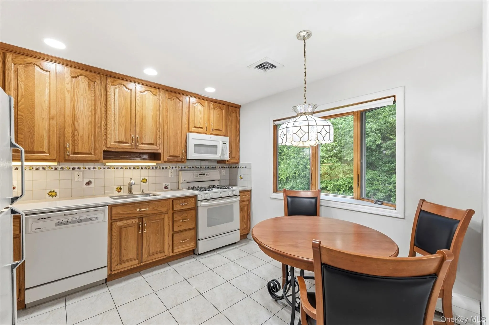 223 Newport Avenue, Orangetown, NY, 3 Bedrooms Bedrooms, 13 Rooms Rooms,1 BathroomBathrooms,Residential,For Rent,Newport,0,KEY1013143 223 Newport Avenue, Orangetown, NY, 3 Bedrooms Bedrooms, 13 Rooms Rooms,1 BathroomBathrooms,Residential,For Rent,Newport,0,KEY1013143