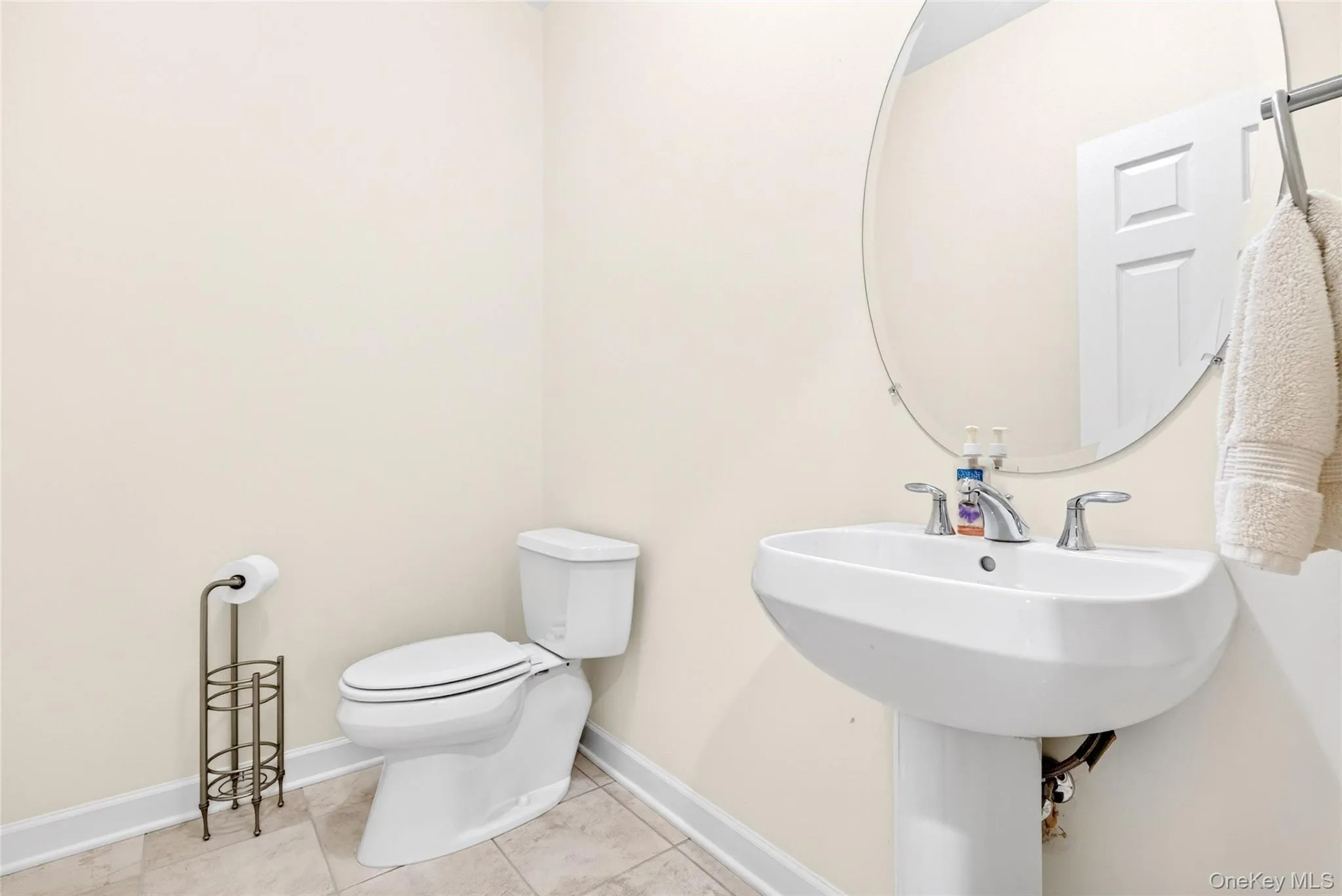 19 Ash Road, Fishkill, NY, 5 Bedrooms Bedrooms, 9 Rooms Rooms,3 BathroomsBathrooms,Residential,For Rent,Ash,0,1013146 19 Ash Road, Fishkill, NY, 5 Bedrooms Bedrooms, 9 Rooms Rooms,3 BathroomsBathrooms,Residential,For Rent,Ash,0,1013146