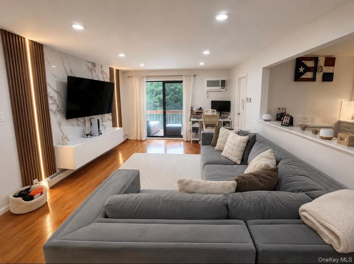 396 Country Club Lane, Haverstraw, NY, 2 Bedrooms Bedrooms, 5 Rooms Rooms,1 BathroomBathrooms,Residential,For Rent,Country Club,0,KEY1013155 396 Country Club Lane, Haverstraw, NY, 2 Bedrooms Bedrooms, 5 Rooms Rooms,1 BathroomBathrooms,Residential,For Rent,Country Club,0,KEY1013155