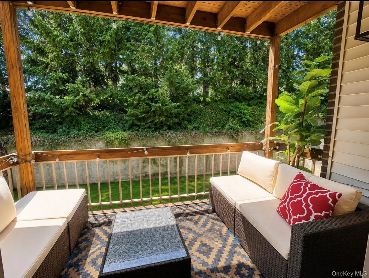 396 Country Club Lane, Haverstraw, NY, 2 Bedrooms Bedrooms, 5 Rooms Rooms,1 BathroomBathrooms,Residential,For Rent,Country Club,0,1013155 396 Country Club Lane, Haverstraw, NY, 2 Bedrooms Bedrooms, 5 Rooms Rooms,1 BathroomBathrooms,Residential,For Rent,Country Club,0,1013155