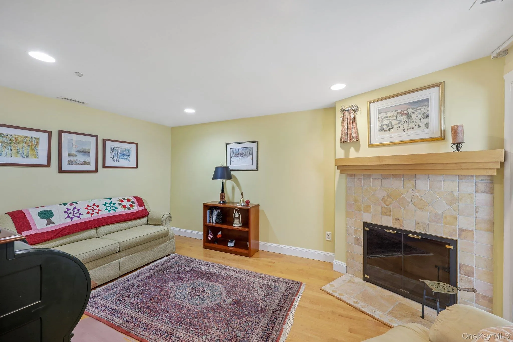 Exposed hardwood floor(2004) Exposed hardwood floor(2004)