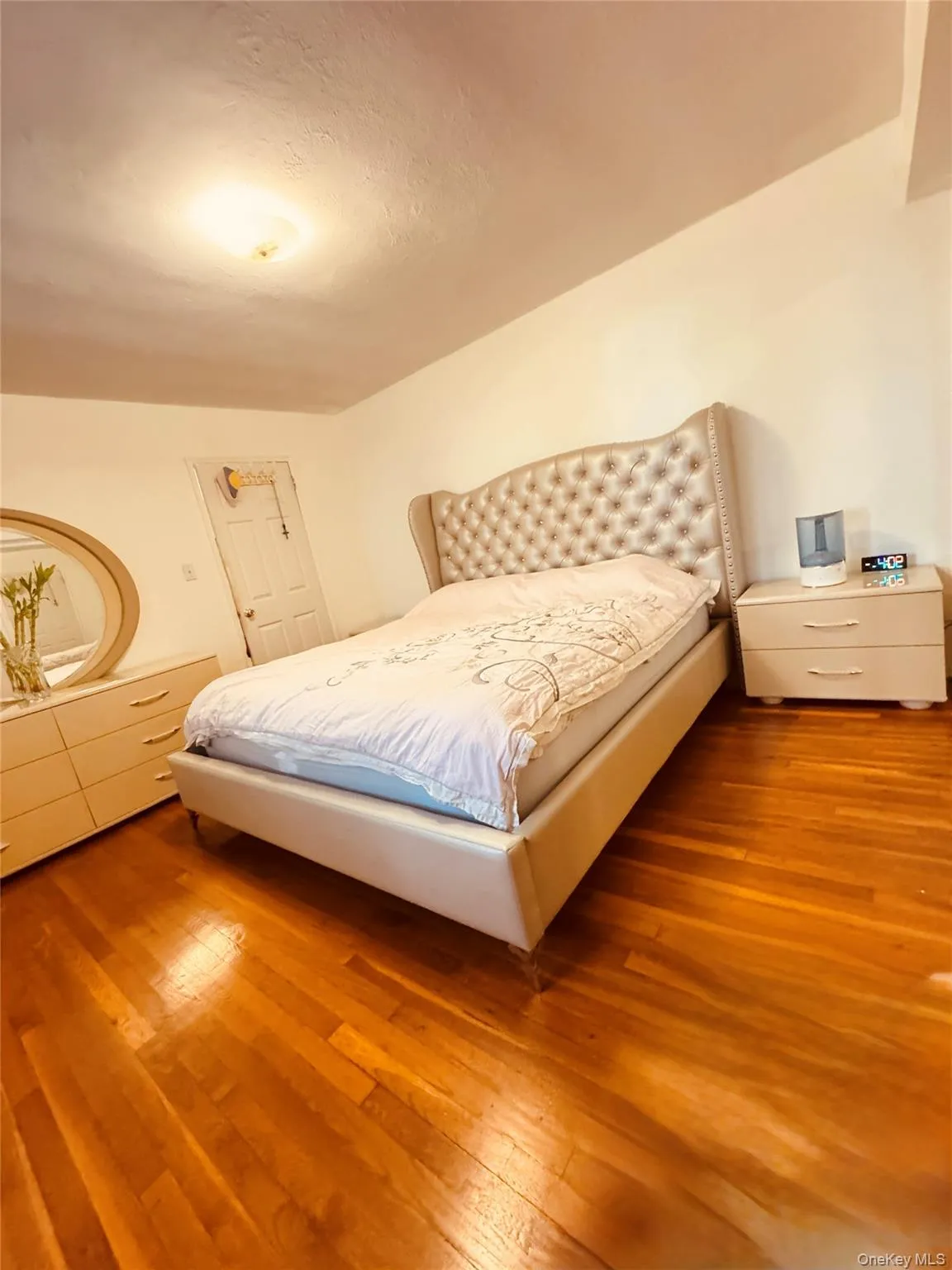 118-60 Metropolitan Avenue, New York, NY, 1 Bedroom Bedrooms, 4 Rooms Rooms,1 BathroomBathrooms,Residential,For Rent,Metropolitan,0,1013170 118-60 Metropolitan Avenue, New York, NY, 1 Bedroom Bedrooms, 4 Rooms Rooms,1 BathroomBathrooms,Residential,For Rent,Metropolitan,0,1013170