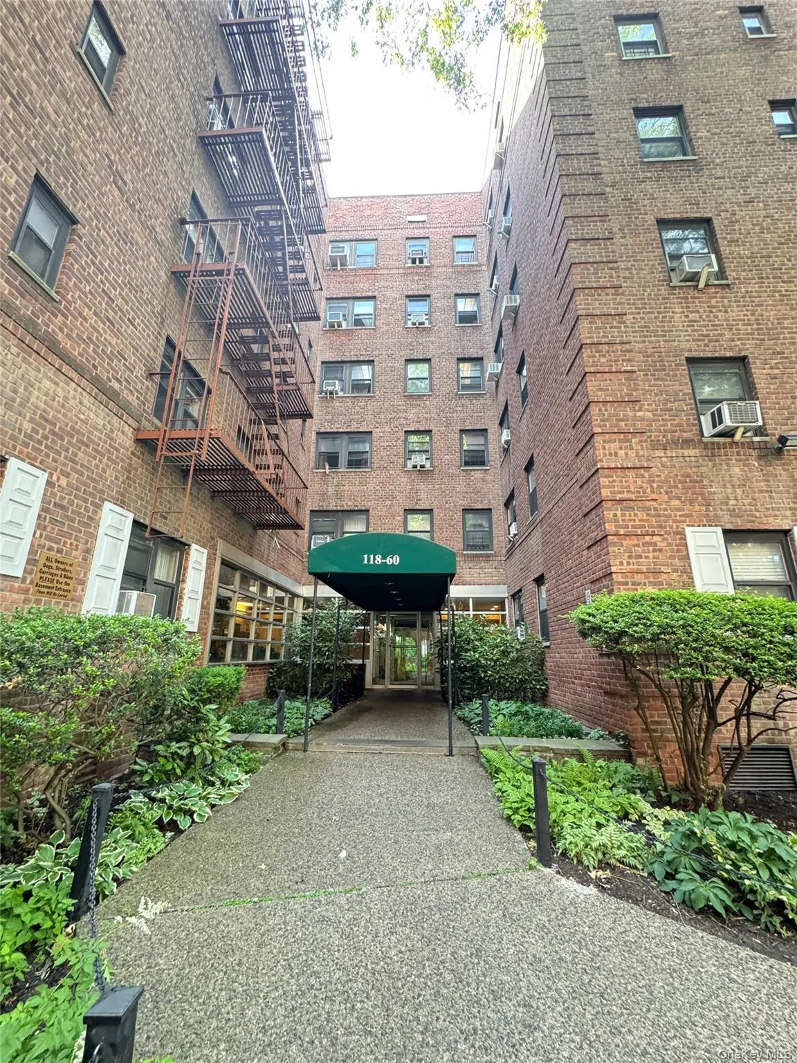 118-60 Metropolitan Avenue, New York, NY, 1 Bedroom Bedrooms, 4 Rooms Rooms,1 BathroomBathrooms,Residential,For Rent,Metropolitan,0,1013170 118-60 Metropolitan Avenue, New York, NY, 1 Bedroom Bedrooms, 4 Rooms Rooms,1 BathroomBathrooms,Residential,For Rent,Metropolitan,0,1013170