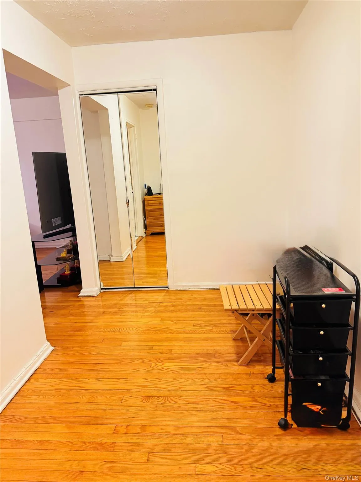 118-60 Metropolitan Avenue, New York, NY, 1 Bedroom Bedrooms, 4 Rooms Rooms,1 BathroomBathrooms,Residential,For Rent,Metropolitan,0,1013170 118-60 Metropolitan Avenue, New York, NY, 1 Bedroom Bedrooms, 4 Rooms Rooms,1 BathroomBathrooms,Residential,For Rent,Metropolitan,0,1013170