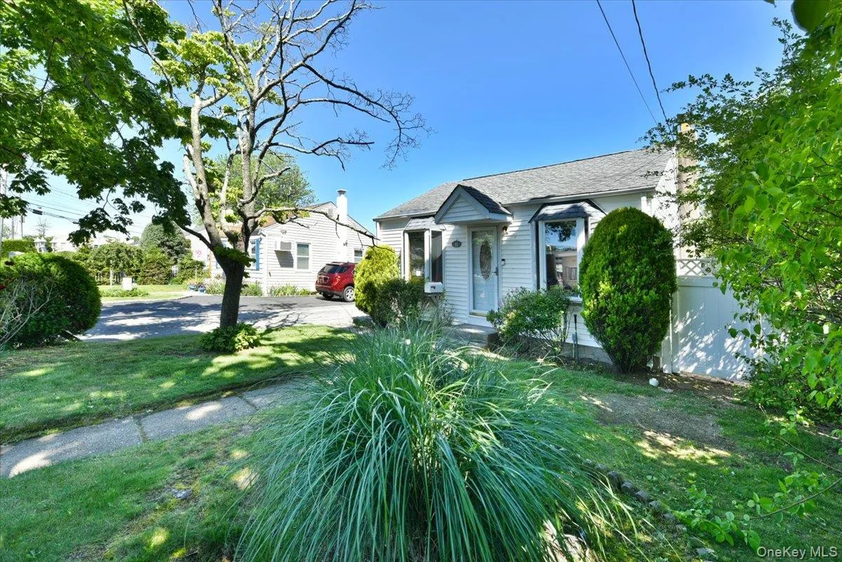 11 Glenda Drive, West Babylon, NY, 2 Bedrooms Bedrooms, 6 Rooms Rooms,1 BathroomBathrooms,Residential,For Rent,Glenda,0,1013177 11 Glenda Drive, West Babylon, NY, 2 Bedrooms Bedrooms, 6 Rooms Rooms,1 BathroomBathrooms,Residential,For Rent,Glenda,0,1013177
