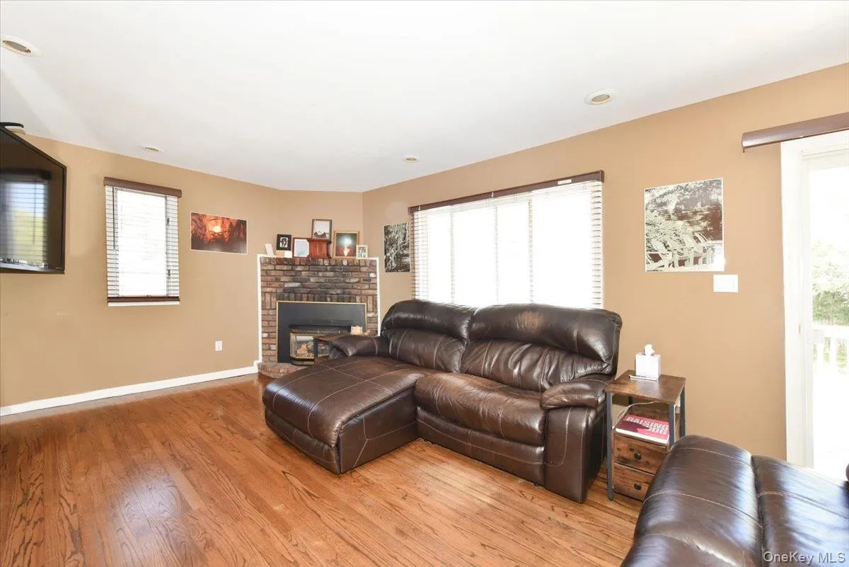 11 Glenda Drive, West Babylon, NY, 2 Bedrooms Bedrooms, 6 Rooms Rooms,1 BathroomBathrooms,Residential,For Rent,Glenda,0,1013177 11 Glenda Drive, West Babylon, NY, 2 Bedrooms Bedrooms, 6 Rooms Rooms,1 BathroomBathrooms,Residential,For Rent,Glenda,0,1013177