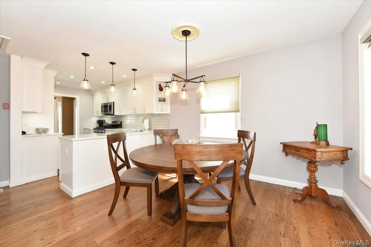 11 Glenda Drive, West Babylon, NY, 2 Bedrooms Bedrooms, 6 Rooms Rooms,1 BathroomBathrooms,Residential,For Rent,Glenda,0,1013177 11 Glenda Drive, West Babylon, NY, 2 Bedrooms Bedrooms, 6 Rooms Rooms,1 BathroomBathrooms,Residential,For Rent,Glenda,0,1013177