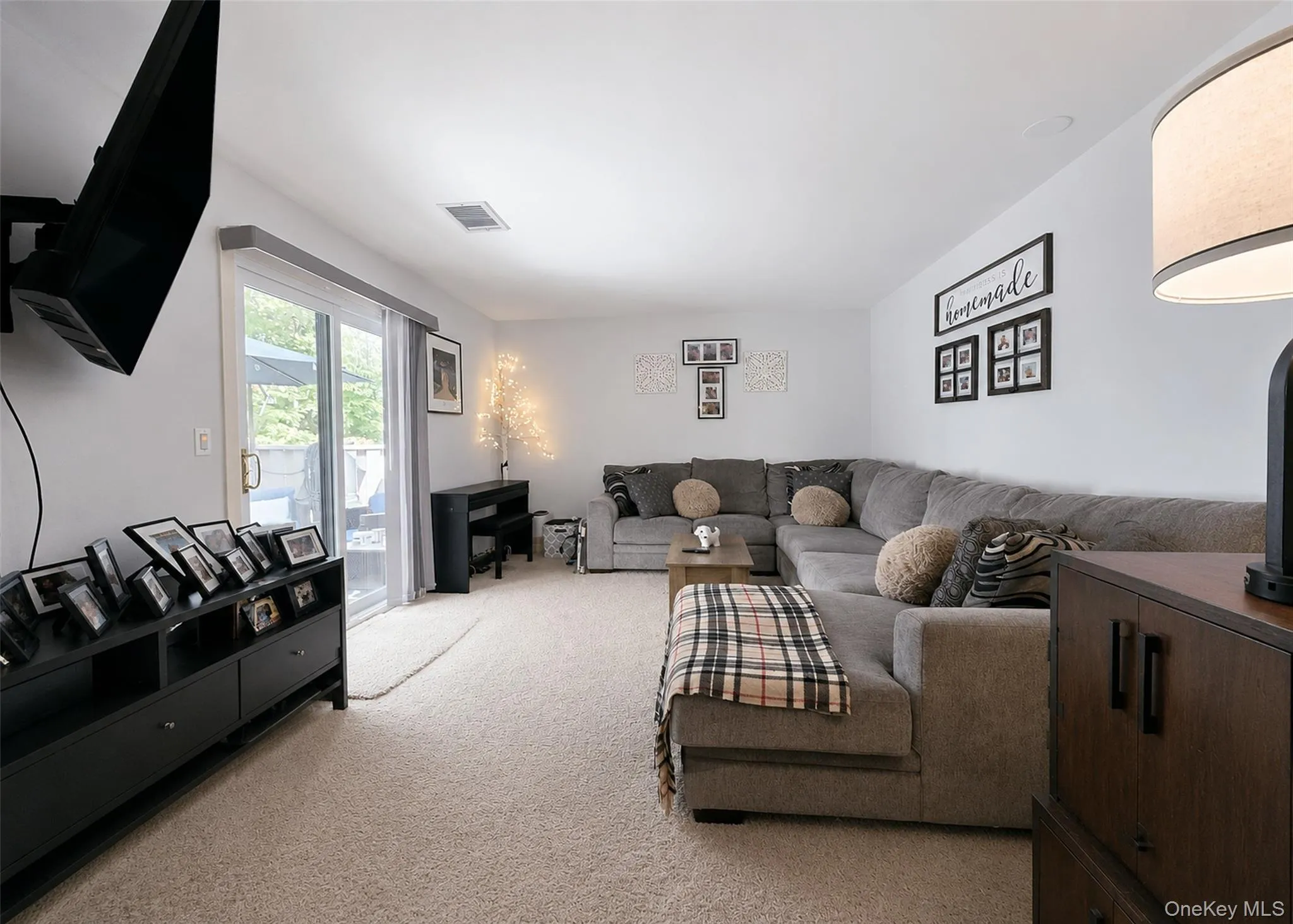 937 Skyline Drive, Brookhaven, NY, 2 Bedrooms Bedrooms, 7 Rooms Rooms,2 BathroomsBathrooms,Residential,For Rent,Skyline,0,1013180 937 Skyline Drive, Brookhaven, NY, 2 Bedrooms Bedrooms, 7 Rooms Rooms,2 BathroomsBathrooms,Residential,For Rent,Skyline,0,1013180