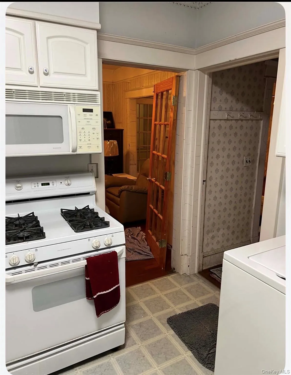70 Staples Street, Oyster Bay, NY, 4 Bedrooms Bedrooms, 4 Rooms Rooms,1 BathroomBathrooms,Residential,For Rent,Staples,0,1013186 70 Staples Street, Oyster Bay, NY, 4 Bedrooms Bedrooms, 4 Rooms Rooms,1 BathroomBathrooms,Residential,For Rent,Staples,0,1013186